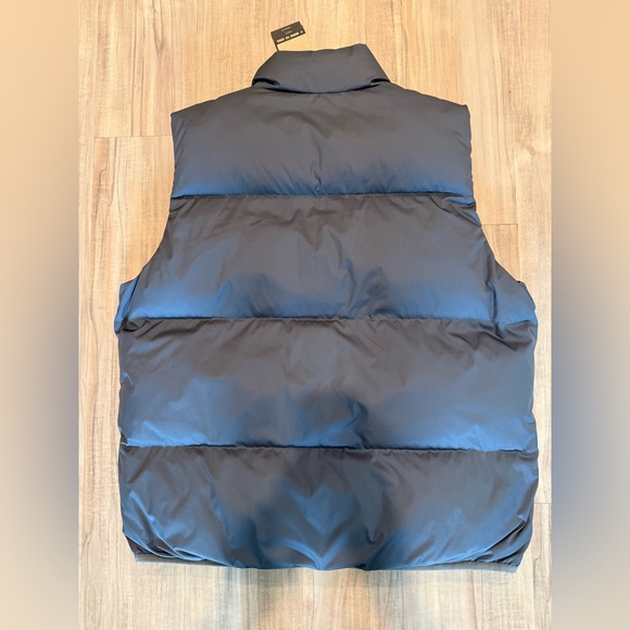 Nike Men's Puffer Vest - Picture 3 of 4